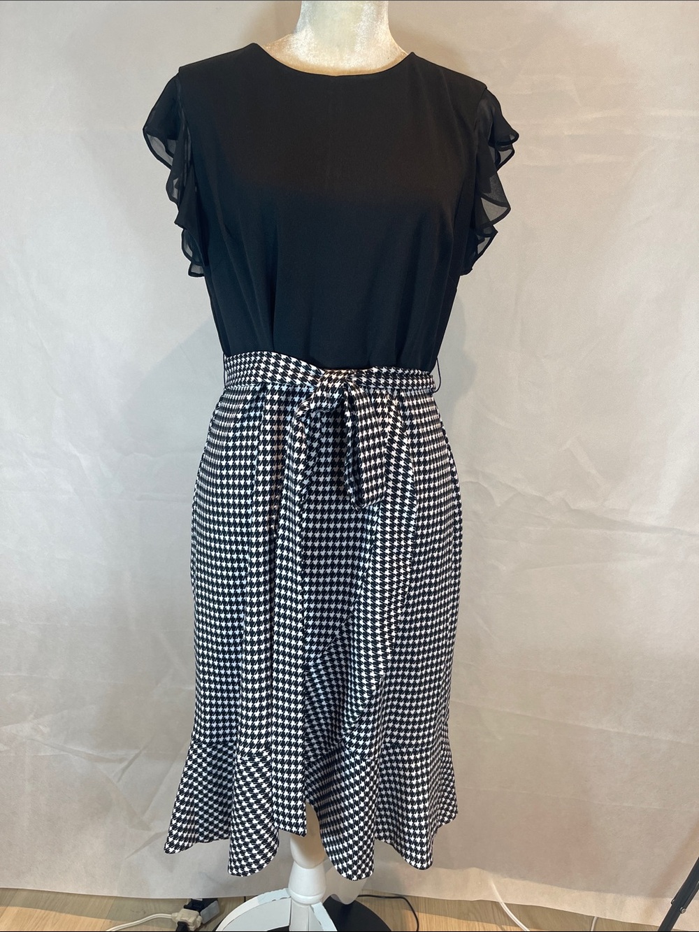 SHELBY & PALMER = Black Top with Black-and-White Houndstooth Midi Dress , Size12 - Picture 14 of 16